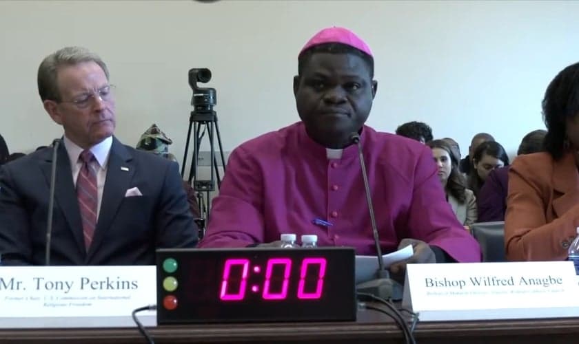 O bispo Wilfred Anagbe no Congresso dos EUA. (Foto: Reprodução/Africa Subcommittee/Fox News).
