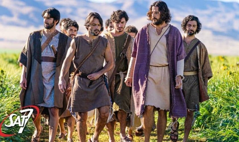 Cena de The Chosen: Jesus e seus discípulos. (Foto: Divulgação)