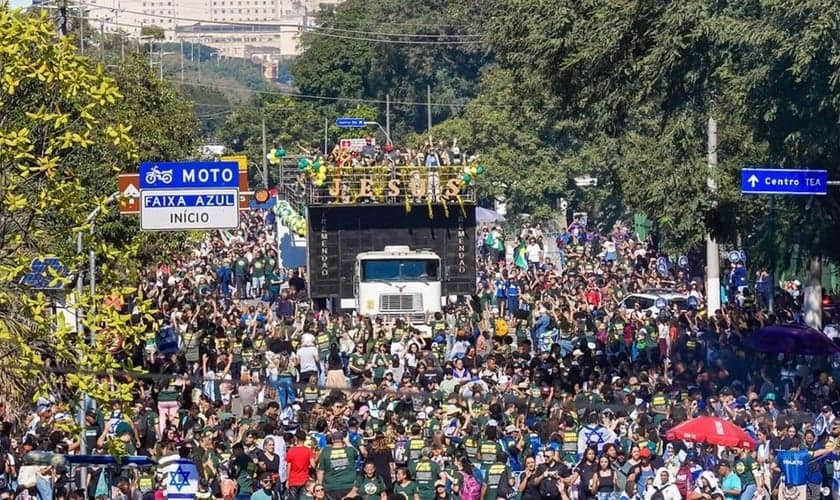 Multidão na 33ª edição da Marcha para Jesus. (Fotos: Fotografia Renascer)