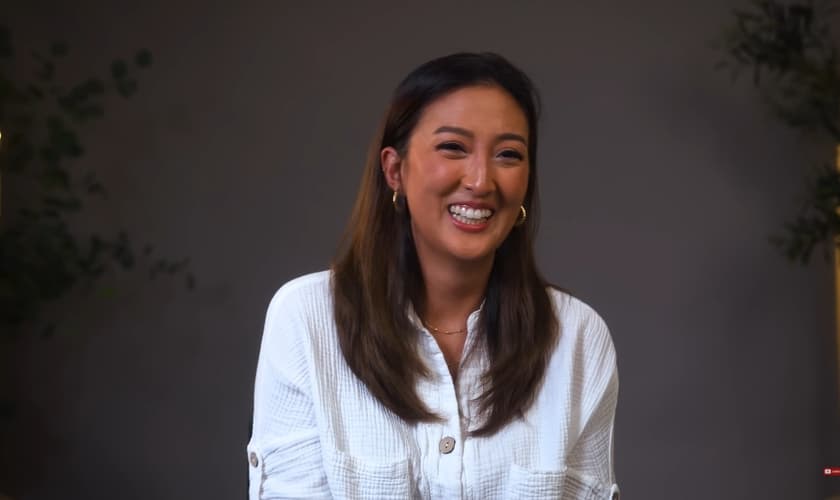 Deborah Pak. (Foto: Reprodução/YouTube/Delafé Testimonies).