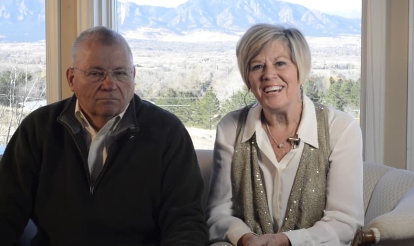 Carol e Lynn. (Foto: Reprodução/YouTube/Guide Posts).