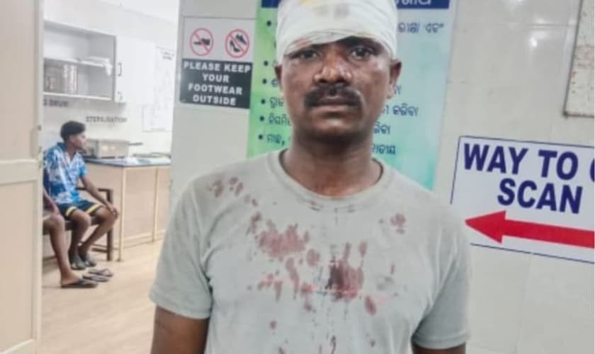 Cristão ferido durante os ataques promovidos por nacionalistas hindus. (Foto: Reprodução/ICC)