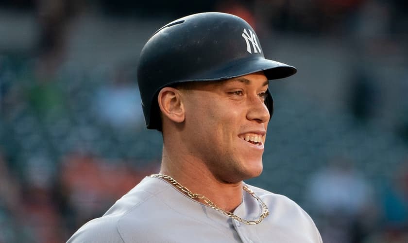 Aaron Judge, defensor direito do New York Yankees durante um jogo em 2018. (Foto: Wikimedia Commons/Keith Allison)