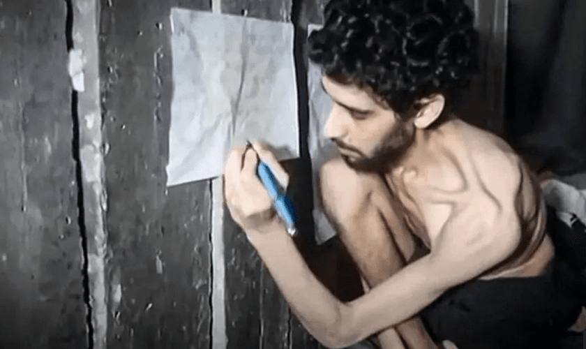 O refém israelense Evyatar David aparece em vídeo divulgado pelo Hamas. (Imagem: X/IsraelinUSA)