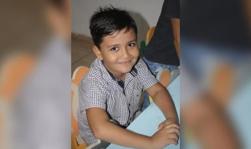 Miguel Nunes e a mãe haviam acabado de sair do culto. (Foto: Redes Sociais).