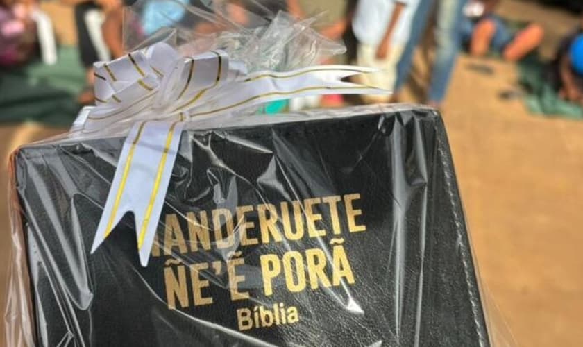 A Bíblia em guarani. (Foto: Reprodução/Notícias Adventistas)