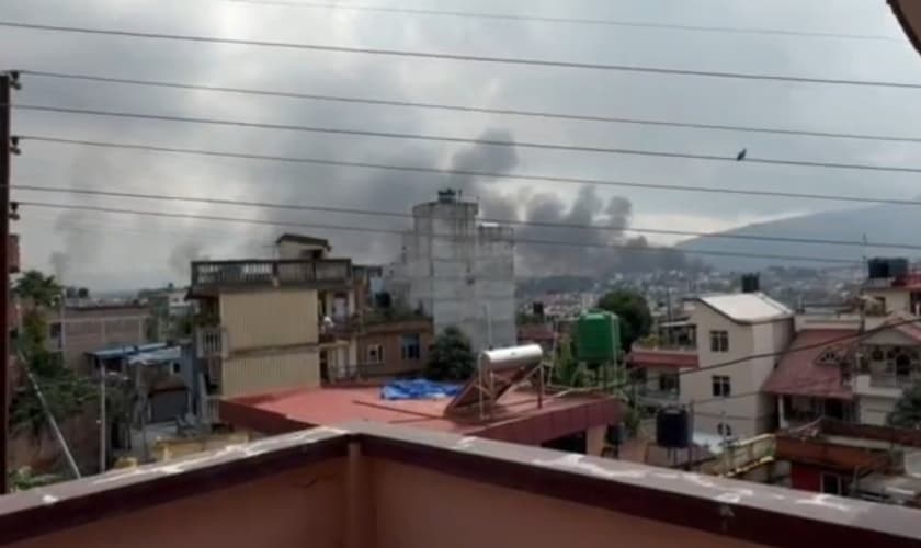 Manifestações começaram após banimento de redes sociais no país. (Foto: Portas Abertas).