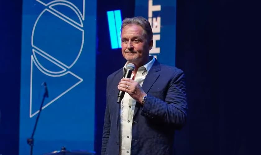 Leif Hetland em ministração no VOA 2025. (Foto: Global Awakening)