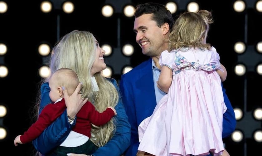 Charlie Kirk e família. (Foto: Instagram/charliekirk1776)
