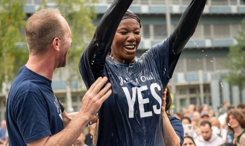 Batismos foram realizados ao ar livre em Zurique. (Foto: Livenet/Buchegg Church).