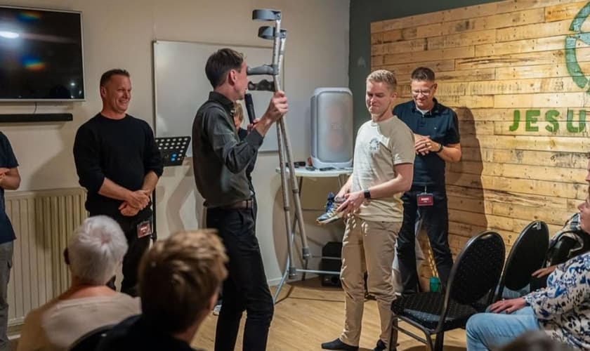 O jogador no evento. (Foto: Reprodução/Instagram/Jelthe Kloens)