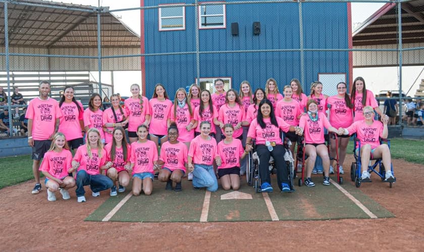 As atletas do time após o acidente. (Foto: Reprodução/Facebook/Cody Schmidt)