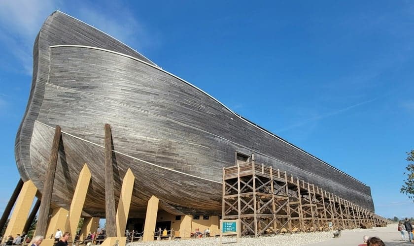Réplica da arca no Ark Encounter, localizado no Kentucky, EUA. (Foto: Elias Null / Unsplash)