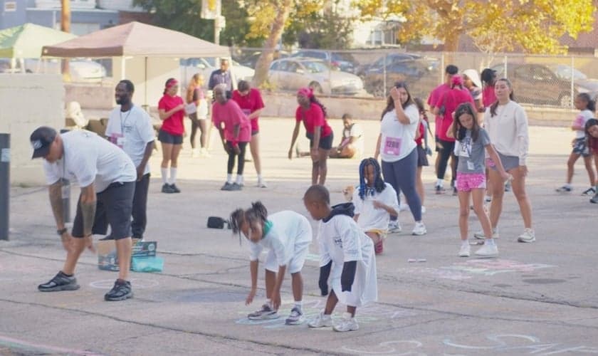A população durante uma atividade do ministério. (Foto: Reprodução/AG News)
