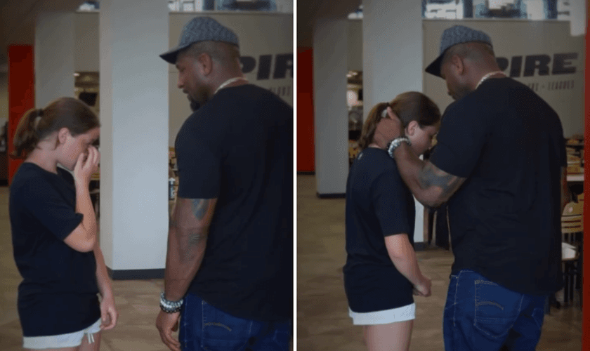 Ray Lewis faz oração por jovem. (Captura de tela/Instagram/raylewis)