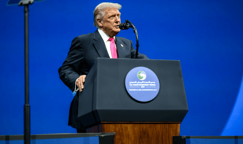 Donald Trump discursa no Fórum de Investimentos EUA-Arábia Saudita. (Foto: Casa Branca)