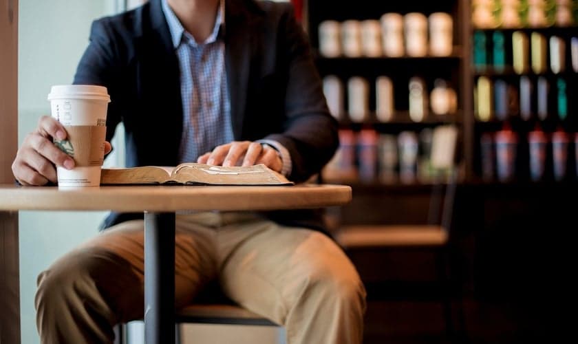 Relatório anual “Estado da Bíblia”, da Sociedade Bíblica Americana, aponta que 41% dos americanos são leitores da Bíblia. (Foto: Pexels)