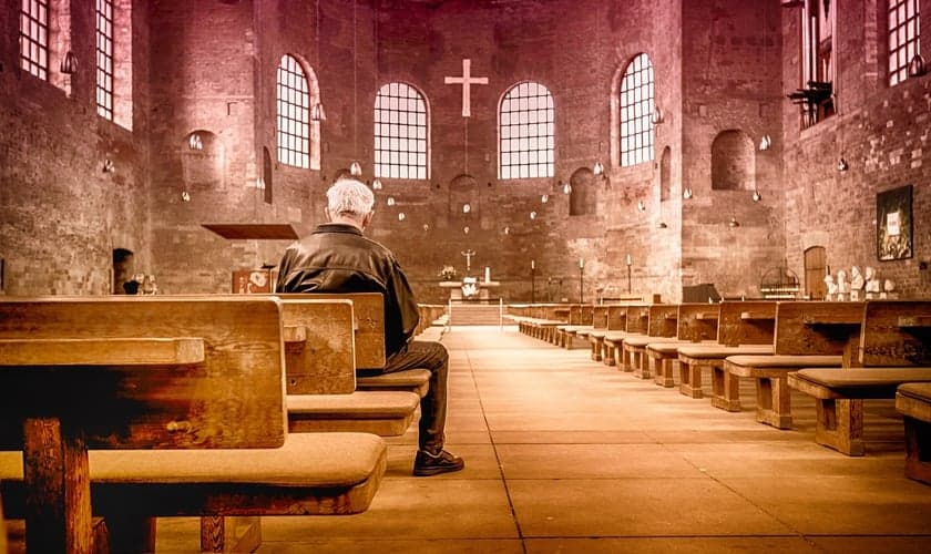 Na França, houve diversas agressões contra cristãos e ataques a locais de culto. (Foto: Marion Lhn / Unsplash)