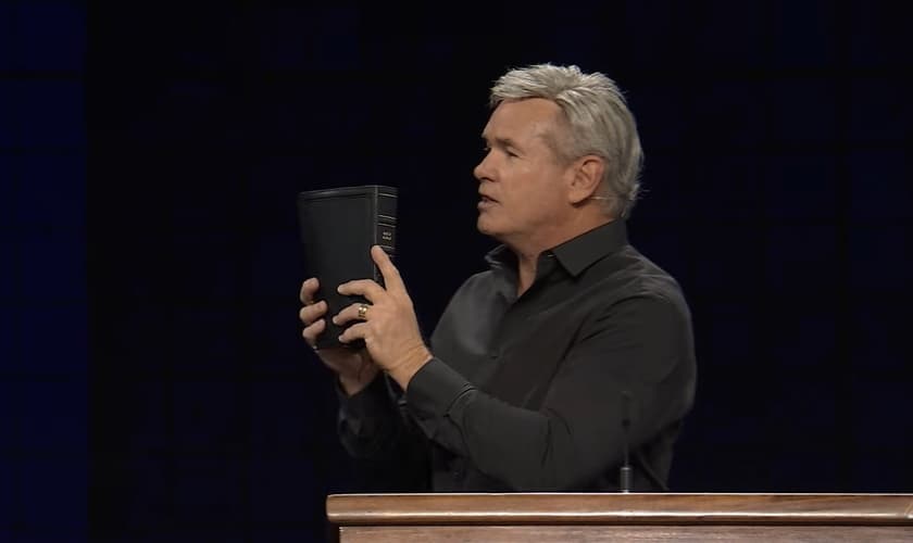 O pastor Jack Hibbs. (Foto: Imagem ilustrativa/Reprodução/YouTube/Real Life with Jack Hibbs).