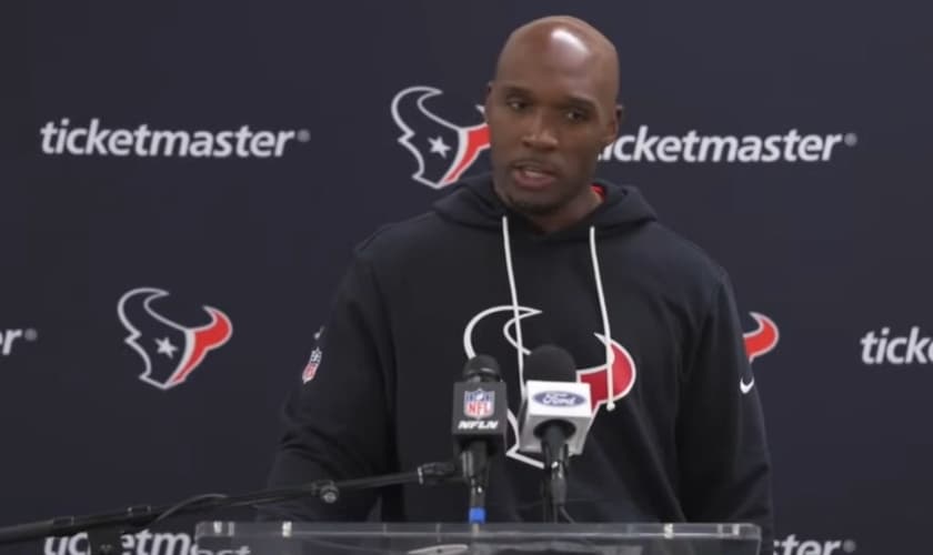 O técnico DeMeco Ryan. (Foto: Reprodução/YouTube/Houston Texans)