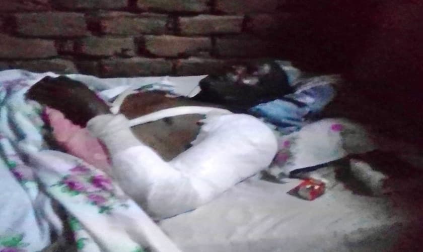 O pastor Joseph Kanooni no hospital. (Foto: Reprodução/Morning Star News)