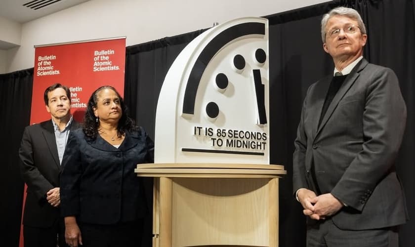 Relógio do Fim do Mundo marca 85 segundos para a meia-noite. (Foto: Jamie Christiani/Bulletin of the Atomic Scientists)